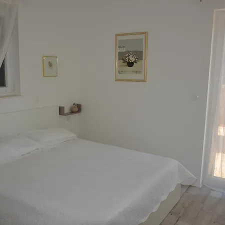 Holiday Home Kucerina Apartment