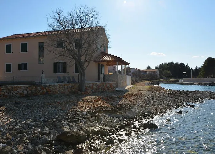 Kucerina Appartamento Ugljan